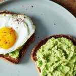 11 интересных рецептов белкового завтрака