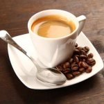 Ароматный кофе на столе