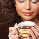 девушка с кофе