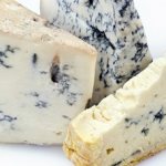 Как определить качество продукта — правила выбора сыра с плесенью