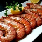 Как пожарить королевские креветки в панцире на сковороде сковородку, все хорошенько перемешиваем