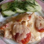 Куриная грудка с помидорами в духовке
