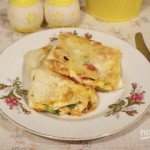 Лаваш с начинкой, жаренный на сковороде