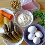 Оливье с колбасой и майонезом. Калорийность на 100 грамм, бжу. Рецепты