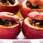 Печеные яблоки: польза и вред для человека