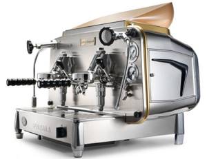 Первая кофемашина, работающая от электричества, была изобретена и запатентована в 1961 году компанией Faema.