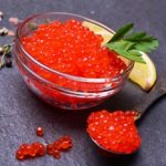 Рыбная икра в тарелке