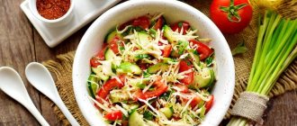 Салат из капусты, свежих огурцов и помидоров