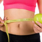 Сантиметр девушка и яблоко