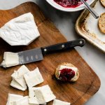 Сыр Бри: польза и вред, состав, как хранить