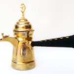 Такие кувшины стали прародителями современной посуды для варки кофе под названием далла