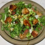 Теплый салат с курицей